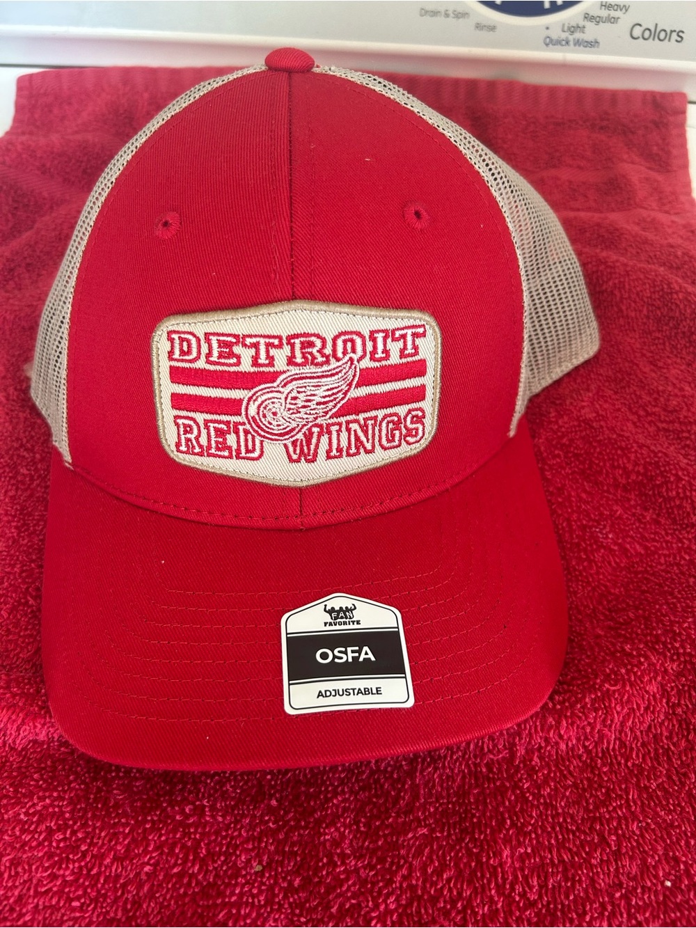 Detroit Red Wings Red Trucker Hat - Adjustable Mesh Back